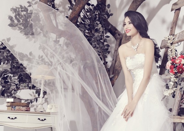 Pham Huong F-idol lam co dau ngot ngao hinh anh