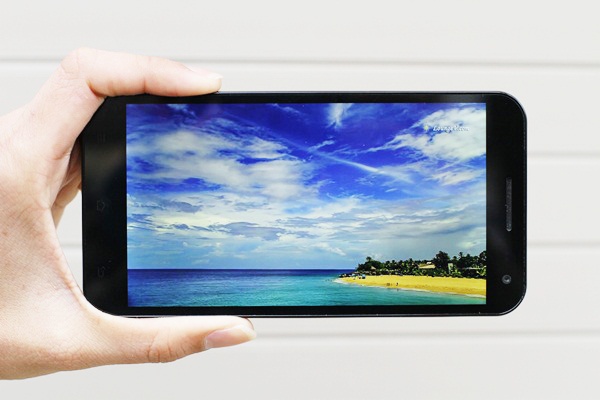 Danh gia Revo MAX8: Toc do nhanh, chup anh dep hinh anh