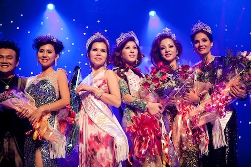 Ha Kieu Anh, Hoang Yen dong hanh cung HH Phu nhan nguoi Viet hinh anh