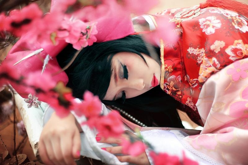 Chie - co ban cosplay thich nguoc ve qua khu hinh anh