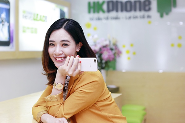 Hotgirl Ha Min me smartphone Viet hinh anh