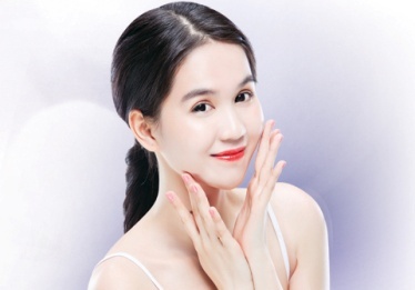 Duong da mua he chuan nhu Ngoc Trinh hinh anh