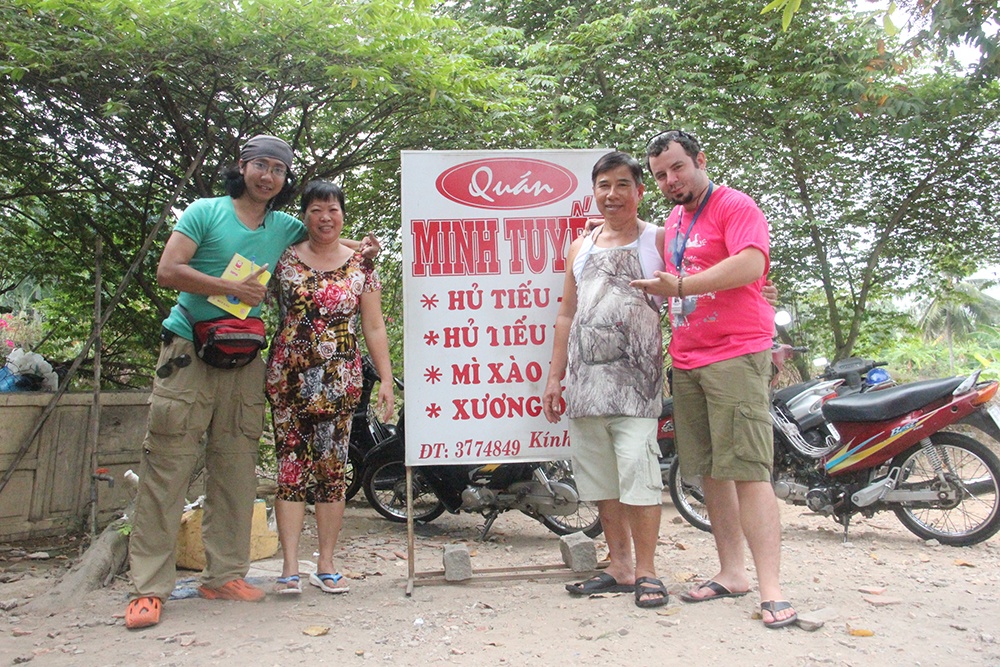 'Cap doi chem gio' va bi quyet nau mon hu tieu Sa Dec hinh anh