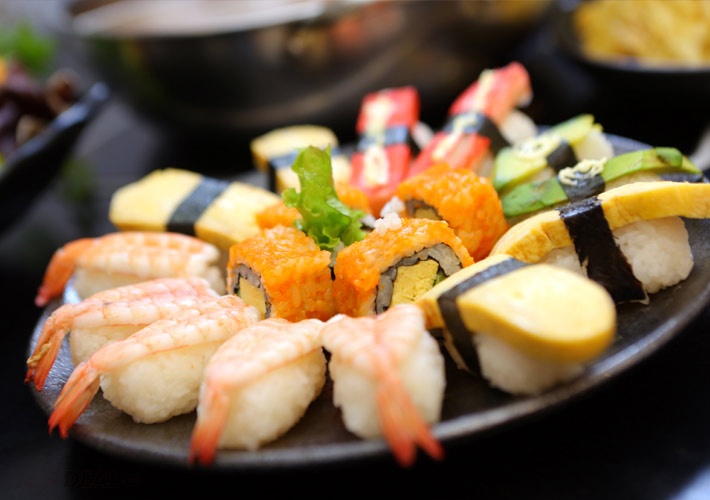 Thuong thuc xien nuong tai buffet lau Nhat Gyu Jin hinh anh