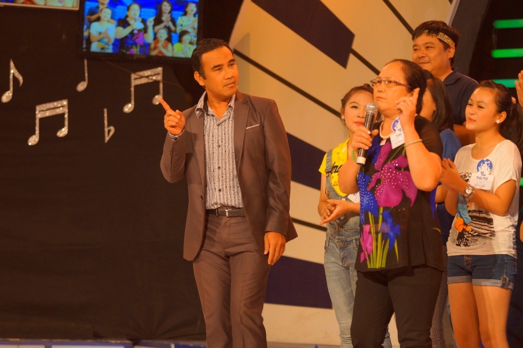 Quyen Linh - MC hai huoc va than thien cua 'Gia dinh tai tu' hinh anh