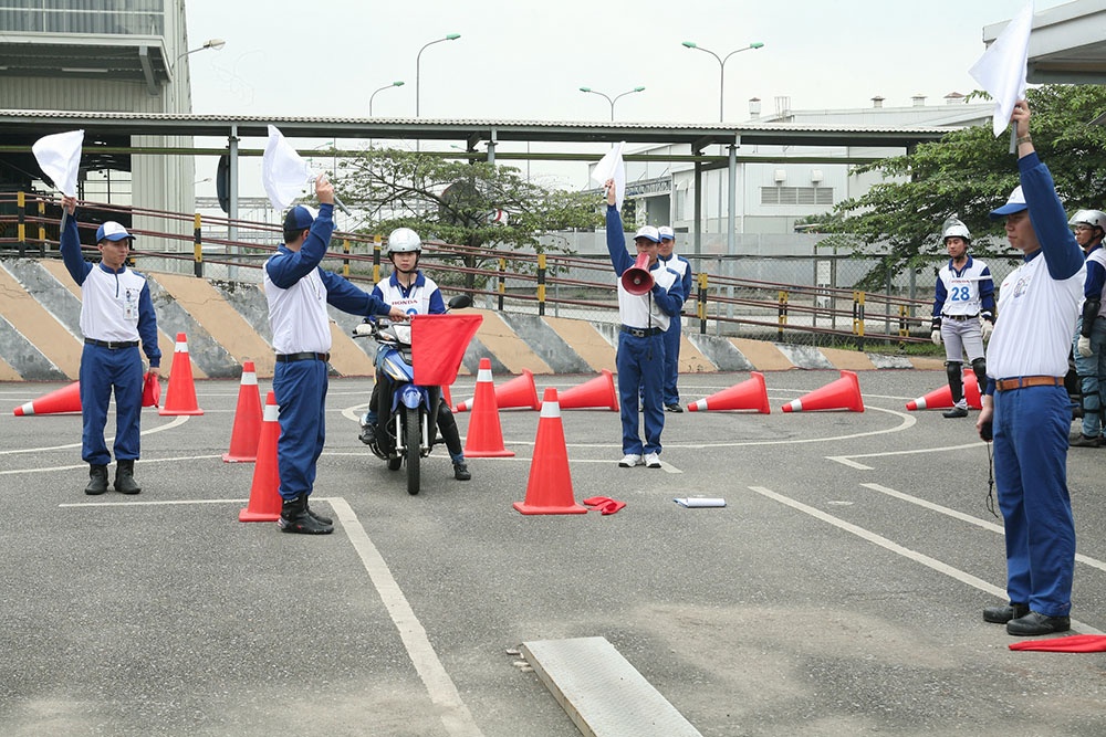 Chuẩn bị xuất phát phần thi cua vòng.