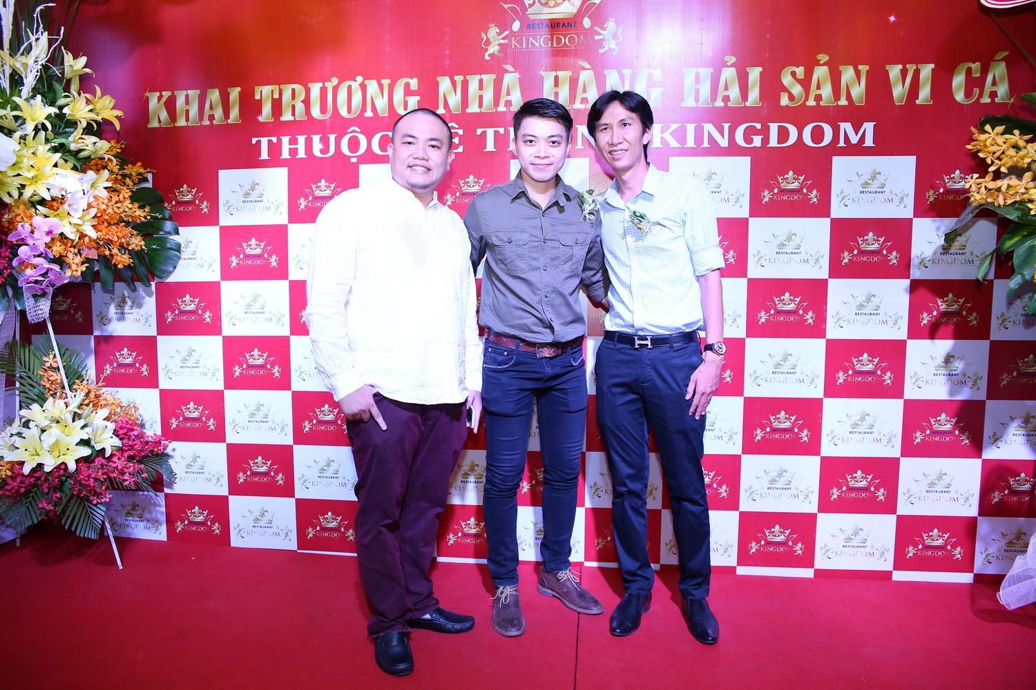 Lân Nhã Idol cùng BTC.