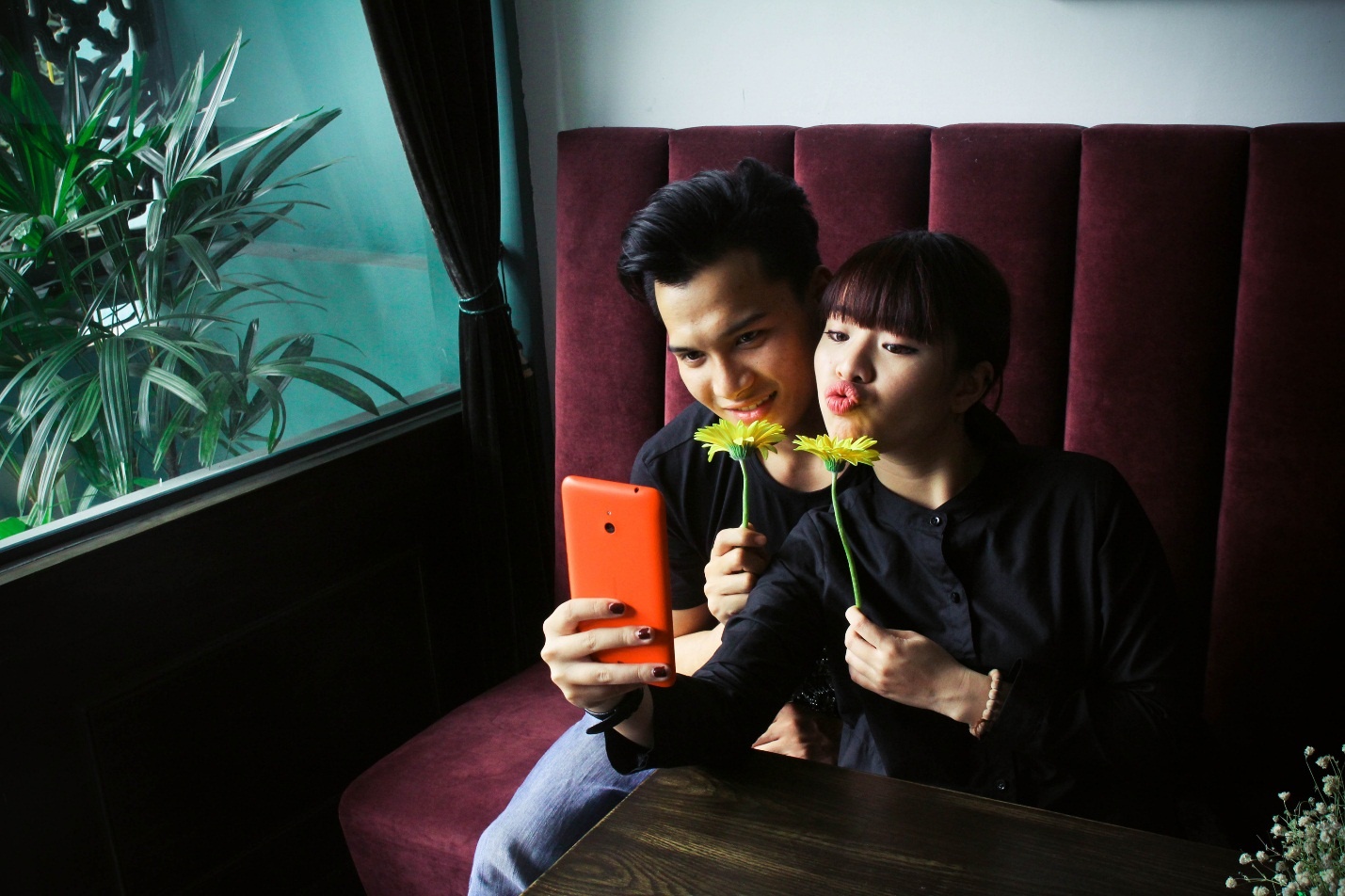 Nhung ung dung chinh sua hinh anh yeu thich cua Hoai Anh hinh anh