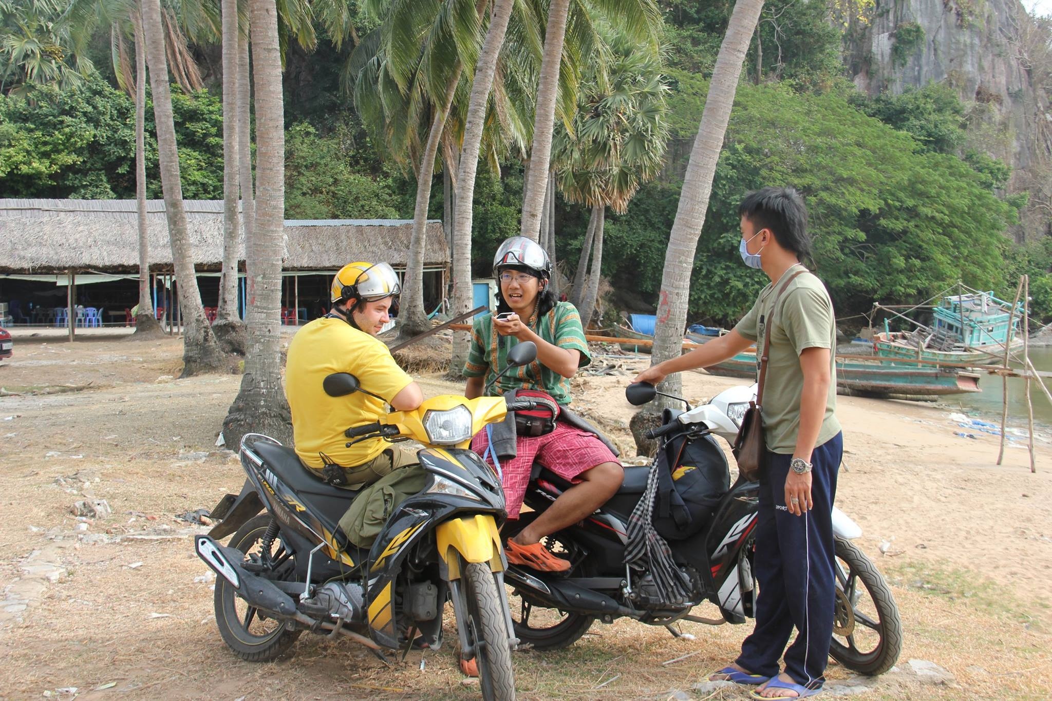 Tinh ban dang yeu cua trai tay va trai ta len truyen hinh hinh anh