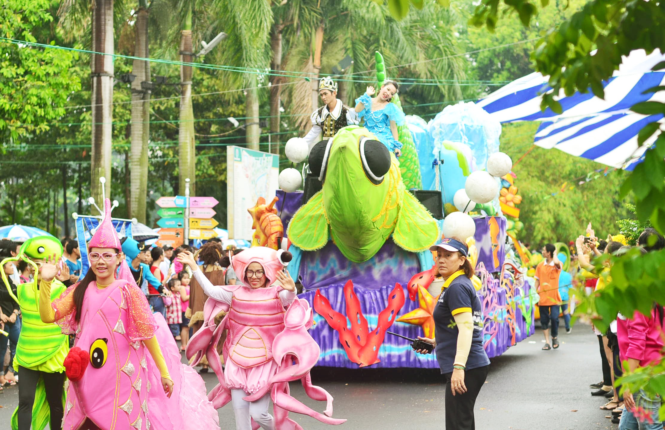 Vui Dam Sen ngay 30/4 hinh anh