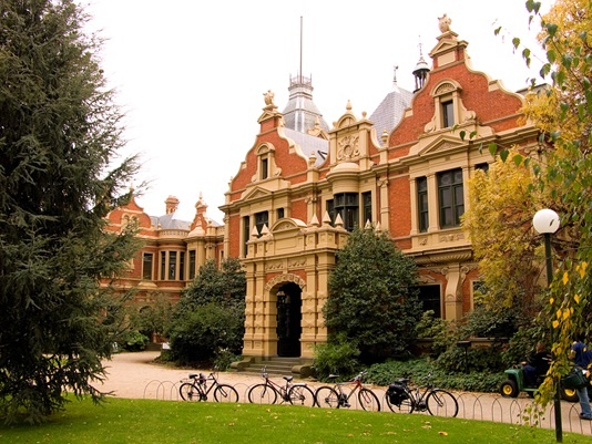 Hoi thao du hoc Trinity College, DH Melbourne, Australia hinh anh