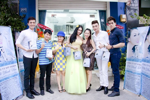 Phi Thanh Van khai truong spa tam trang tai quan 10, TP.HCM hinh anh