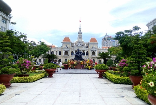 Ngam Sai Gon qua ong kinh smartphone 8 nhan hinh anh