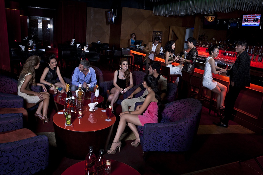 Vu dieu dem o Phnom Penh hinh anh