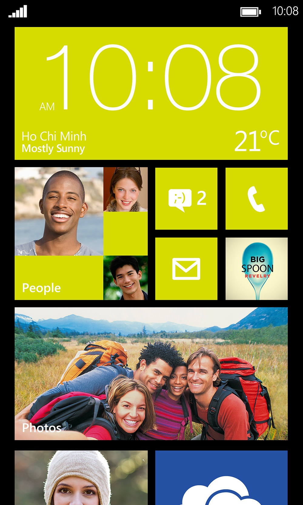 HTC 8X được trang bị cấu hình mạnh, giao diện Windows Phone với màu sắc ấn tượng.