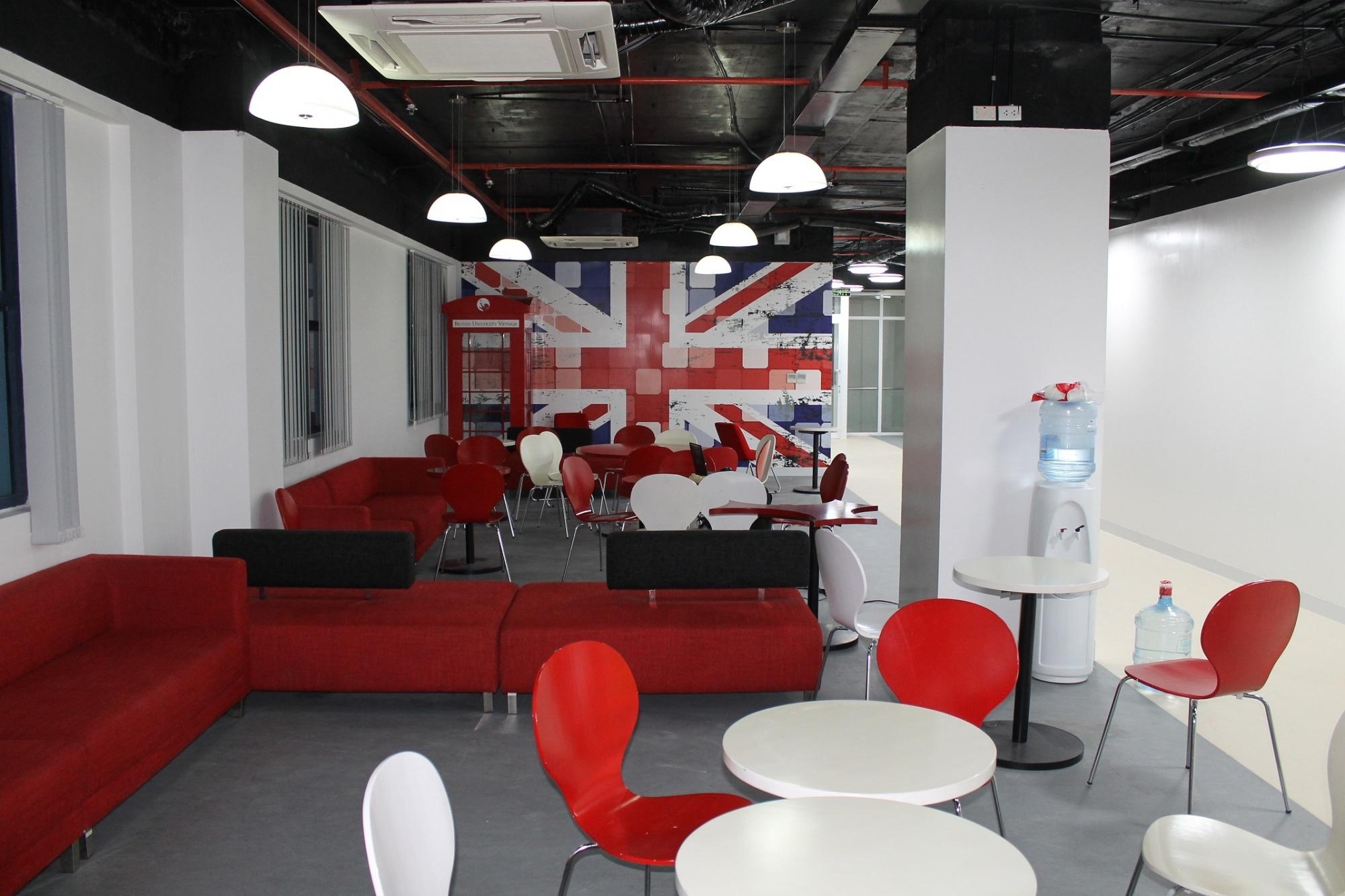 Hoc chuong trinh quoc te DH London tai Viet Nam hinh anh