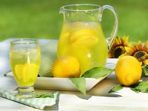 Cach pha che nuoc chanh de giam can nhanh hinh anh