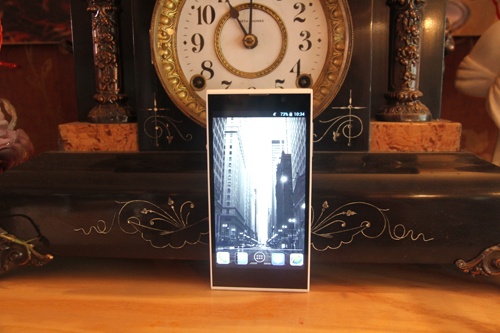 Chon smartphone theo thiet ke hinh anh