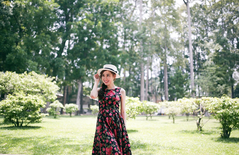 He rang ro voi hoa tiet hoa nhi cung Entiati hinh anh