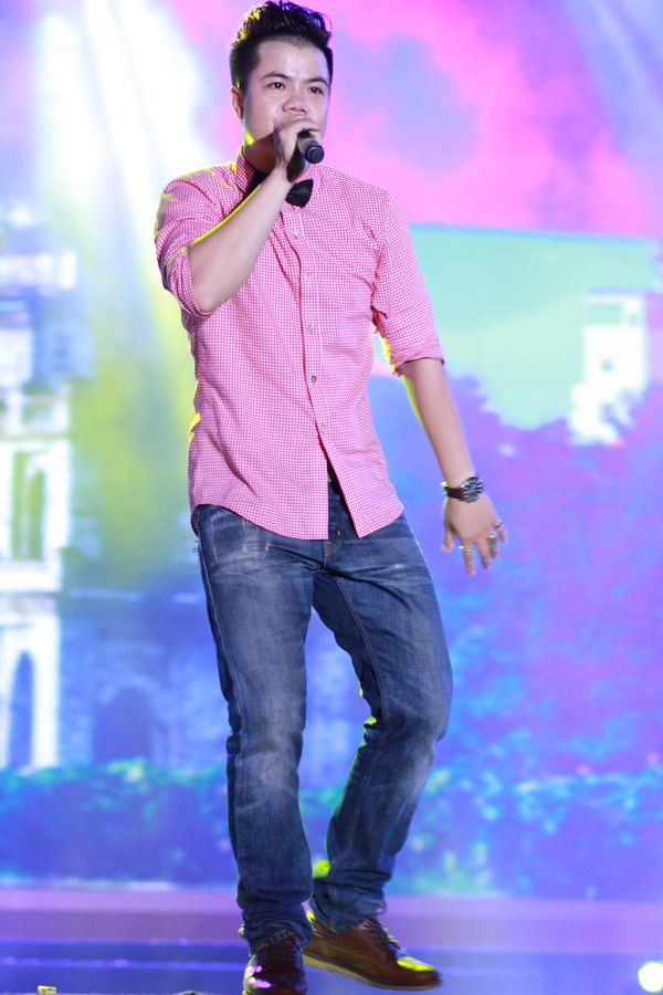 Đinh Mạnh Ninh hát về Hà Nội.