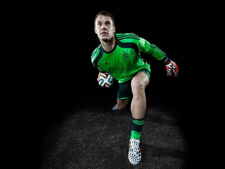 Cuoc do bo cua chien binh Battle Pack tren san co World Cup hinh anh