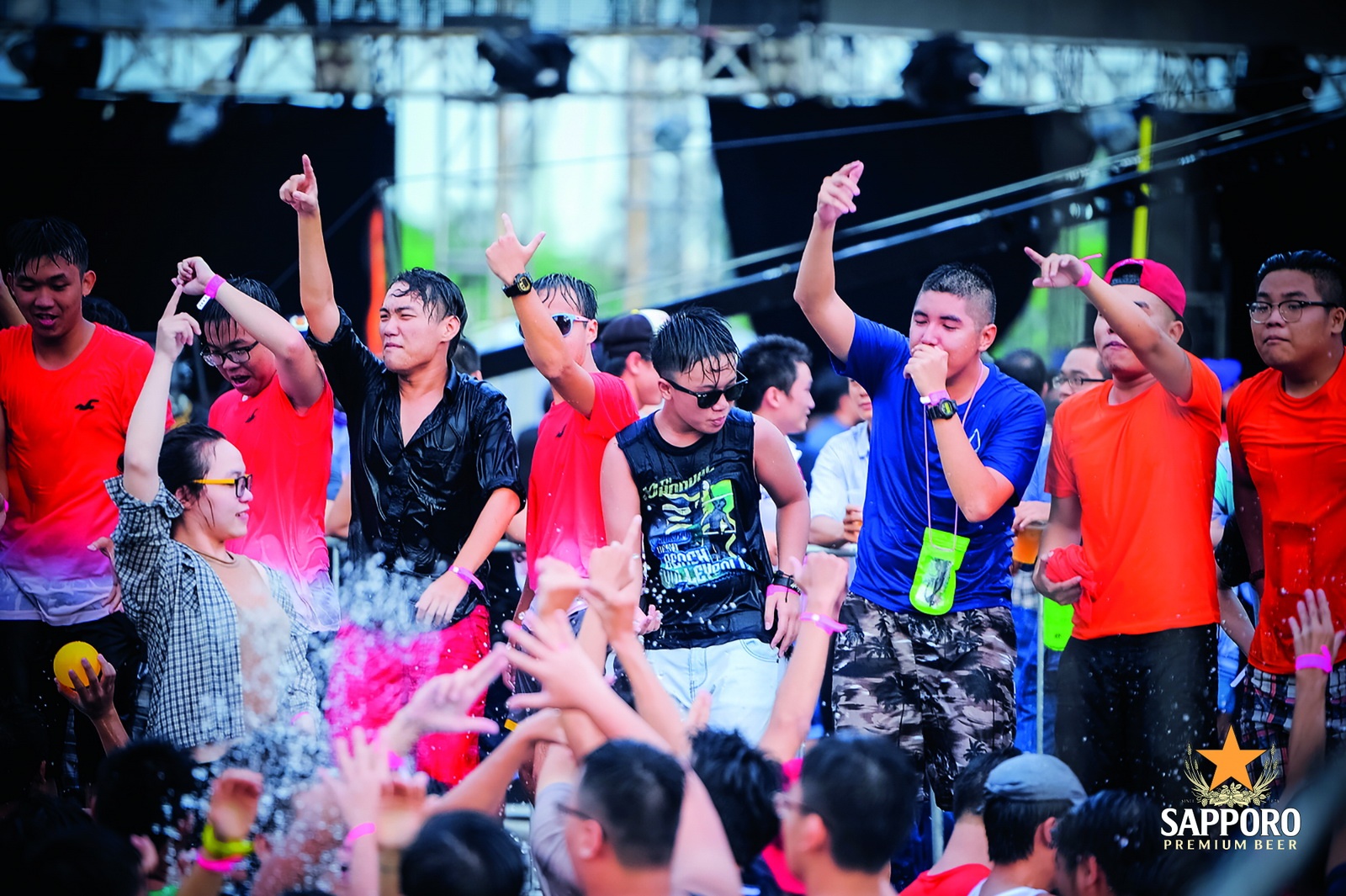 Sapporo cung Escape tao san choi cho hon 10.000 nguoi hinh anh