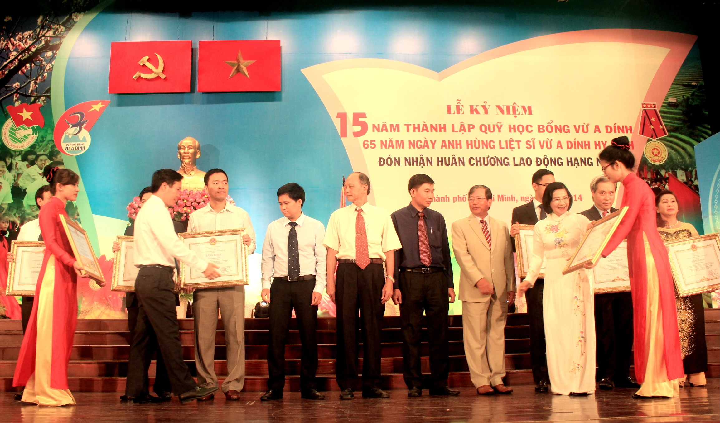 Cong ty VNG nhan bang khen cua Thu tuong hinh anh