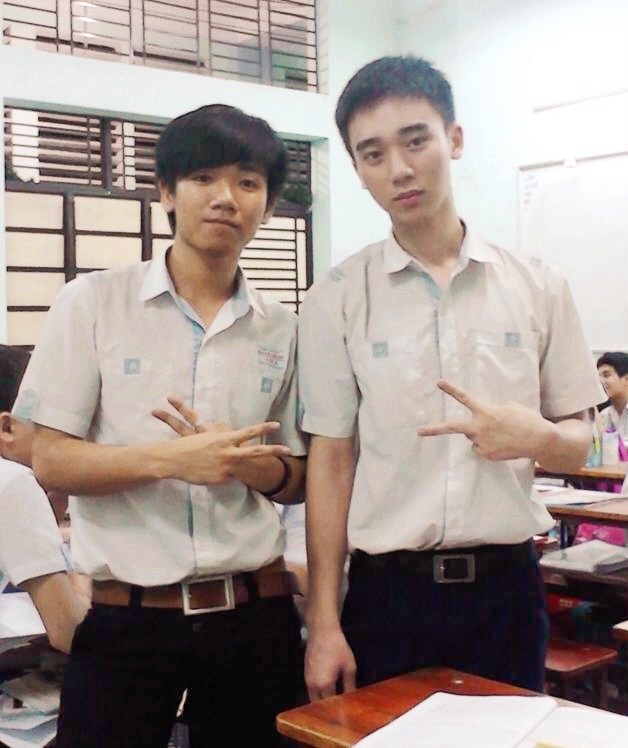 Thu khoa DH Ngoai thuong hoc Anh van bang chuyen tu che hinh anh