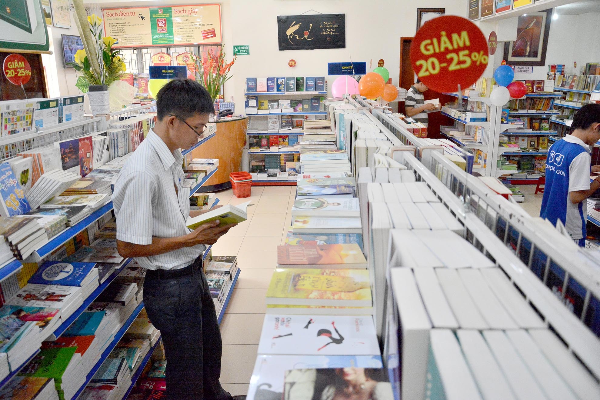 Đây cũng là một trong những hoạt động kỷ niệm 37 năm thành lập Nhà xuất bản Tổng hợp TP.HCM.