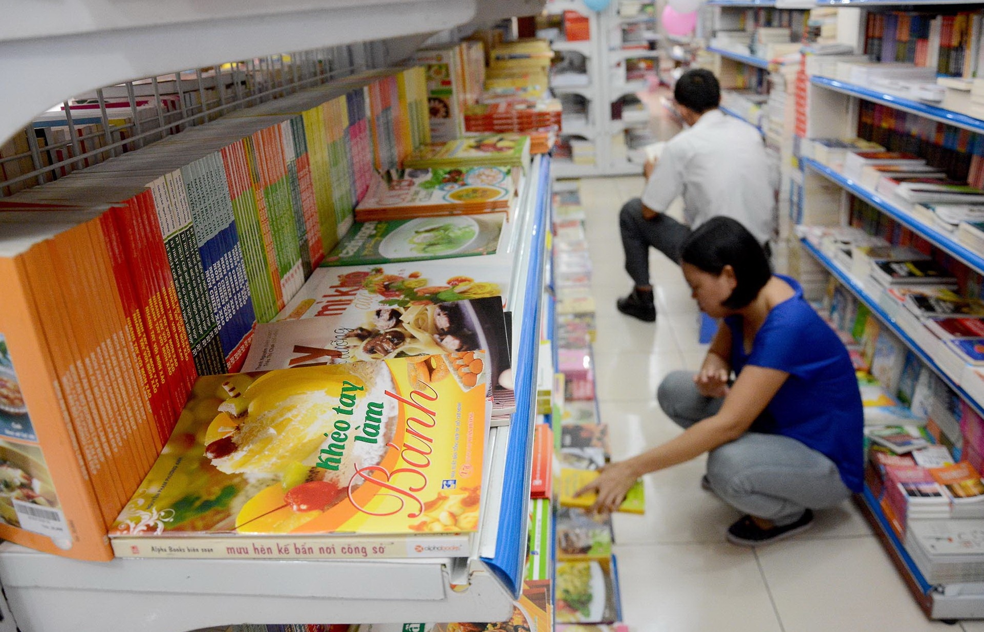 Những cuốn sách về ẩm thực, nấu ăn thu hút sự chú ý của nhiều độc giả nữ.