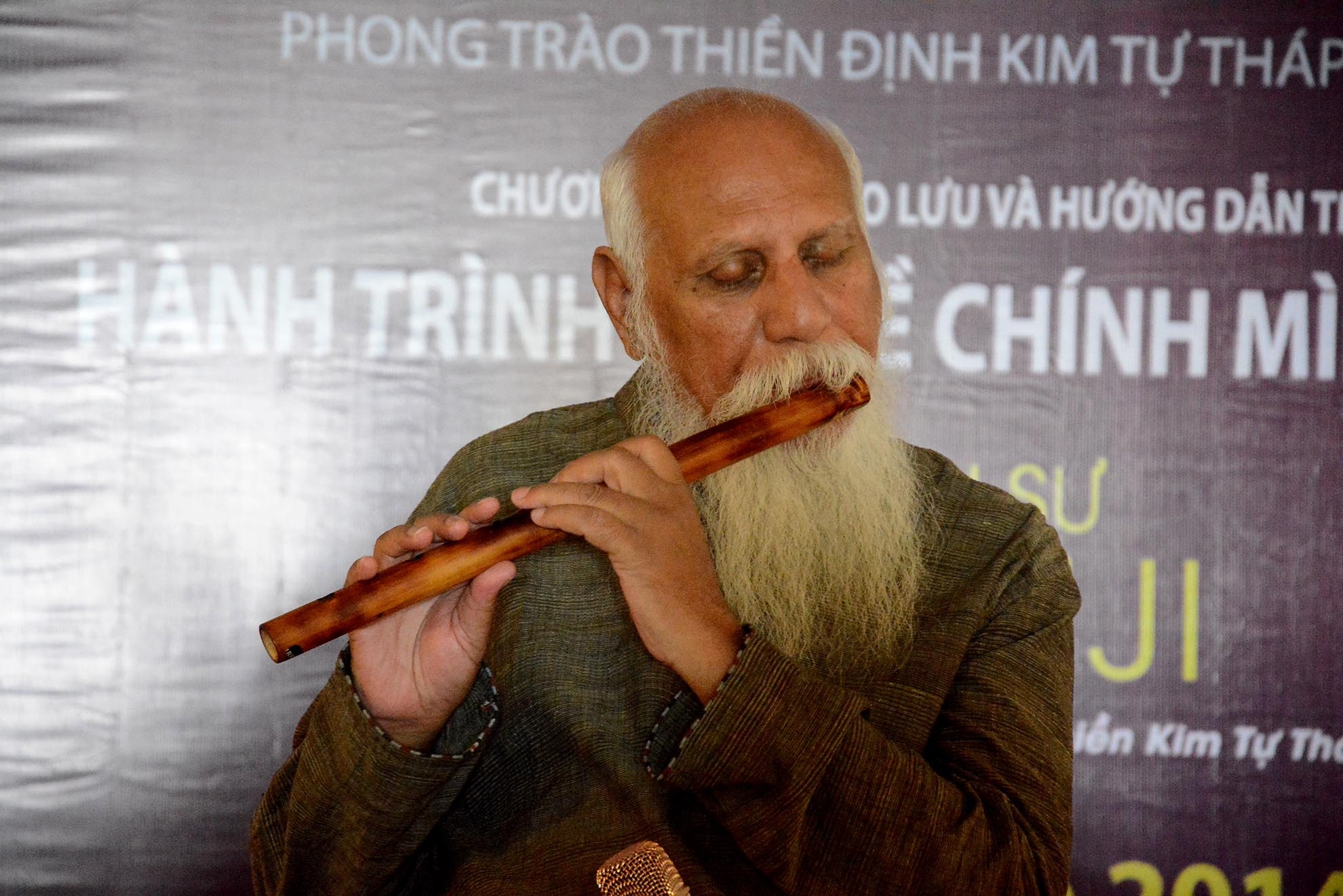 Minh sư Patriji chính là người sáng lập phong trào thiền định Kim Tự Tháp.