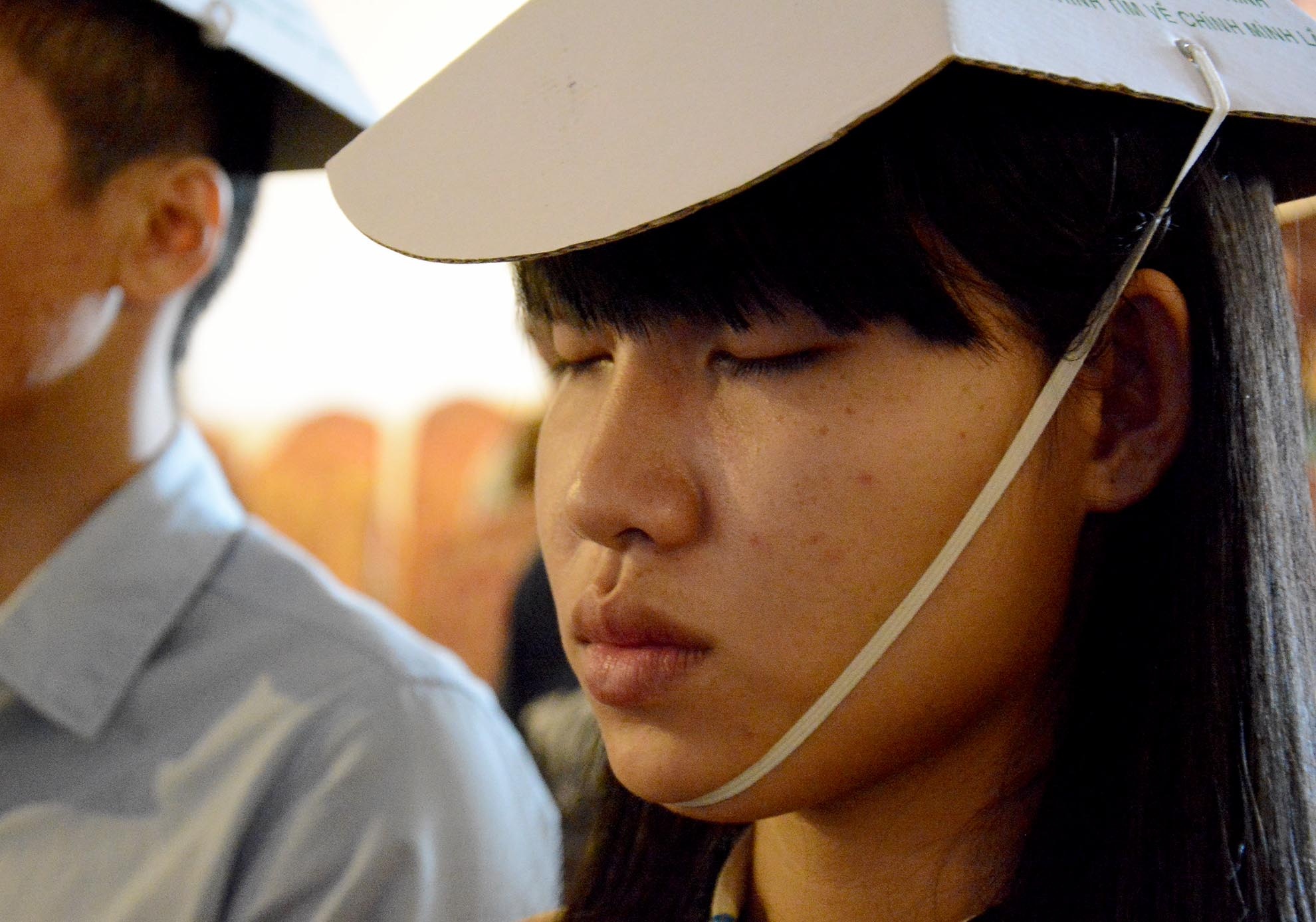 Chị Trần Thị Hiền, chia sẻ: Lần đầu tiên được thiền cảm giác rất thú vị, đầu óc thì rất thoải mái, dễ chịu. 