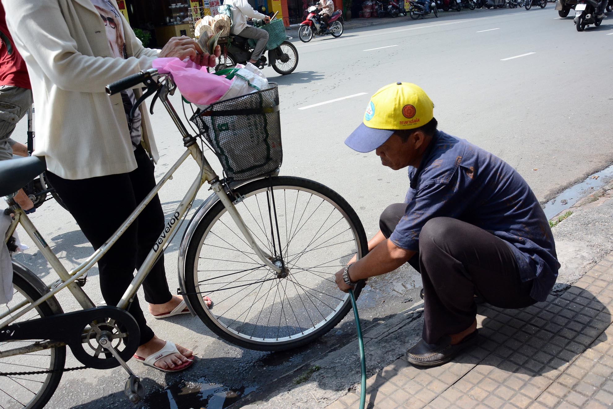 Công việc giúp đỡ người nghèo đối với anh Út như là một nhiệm vụ, mỗi khi giúp đỡ được một hoàn cảnh nghèo khó anh cảm thấy rất vui và cuộc sống có ý nghĩa hơn. Anh chia sẻ: “Nếu như gia đình nào khó khăn có người thân sắp mất thì cứ liên hệ, tôi sẽ sẵn sàng giúp đỡ hết mình.” 