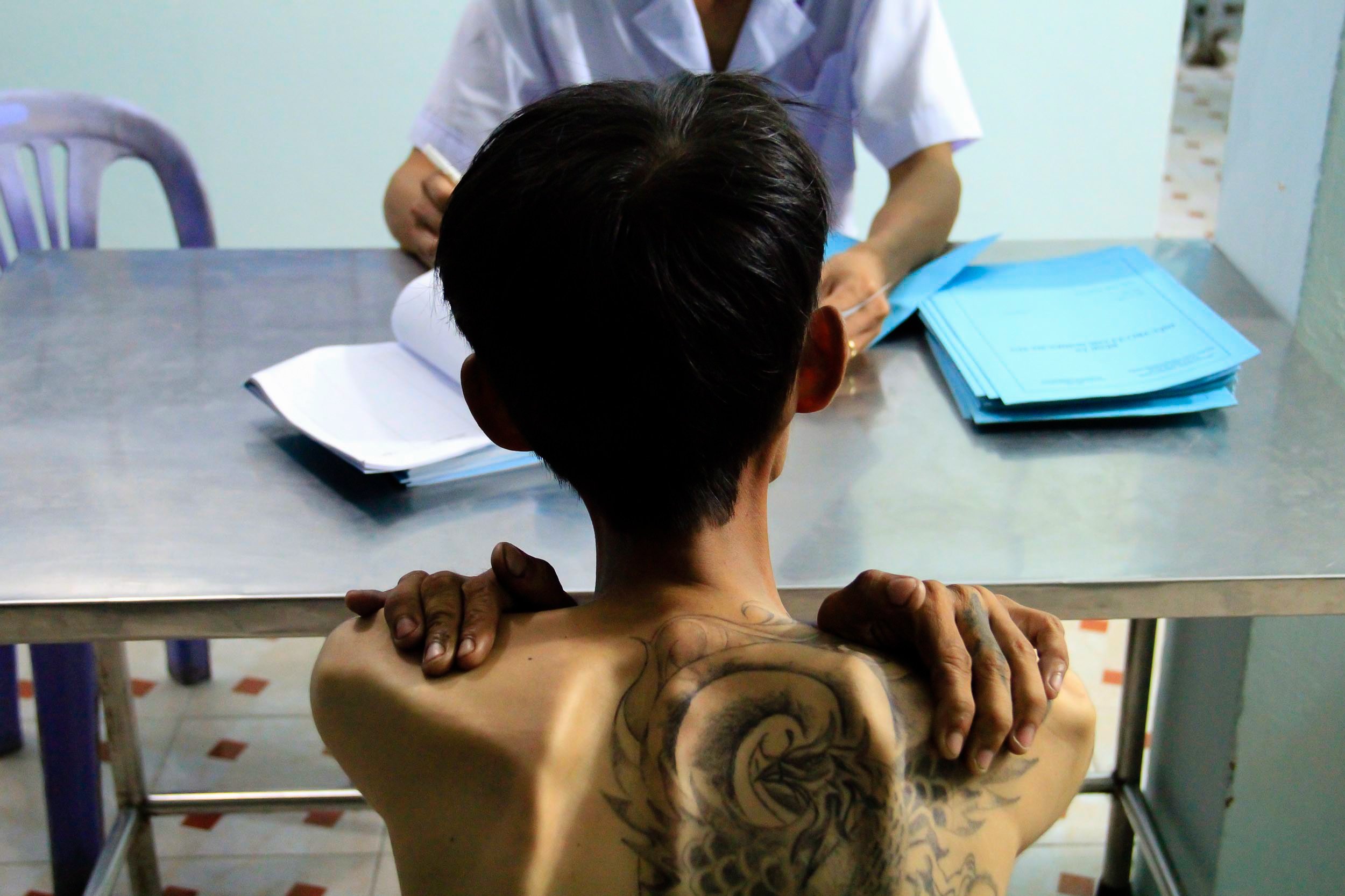 Các quy trình thực hiện  như khai báo thông tin cá nhân, cân, xét nghiệm diễn ra nhanh chóng  và chuyên nghiệp.