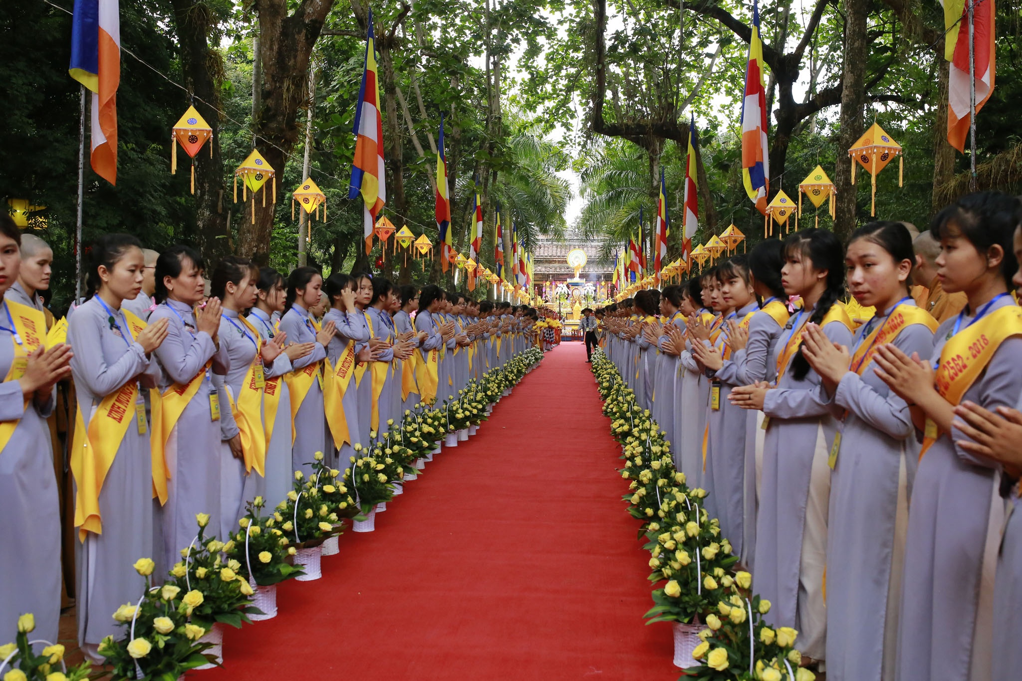 Le ruoc Phat o thanh pho Hue anh 10
