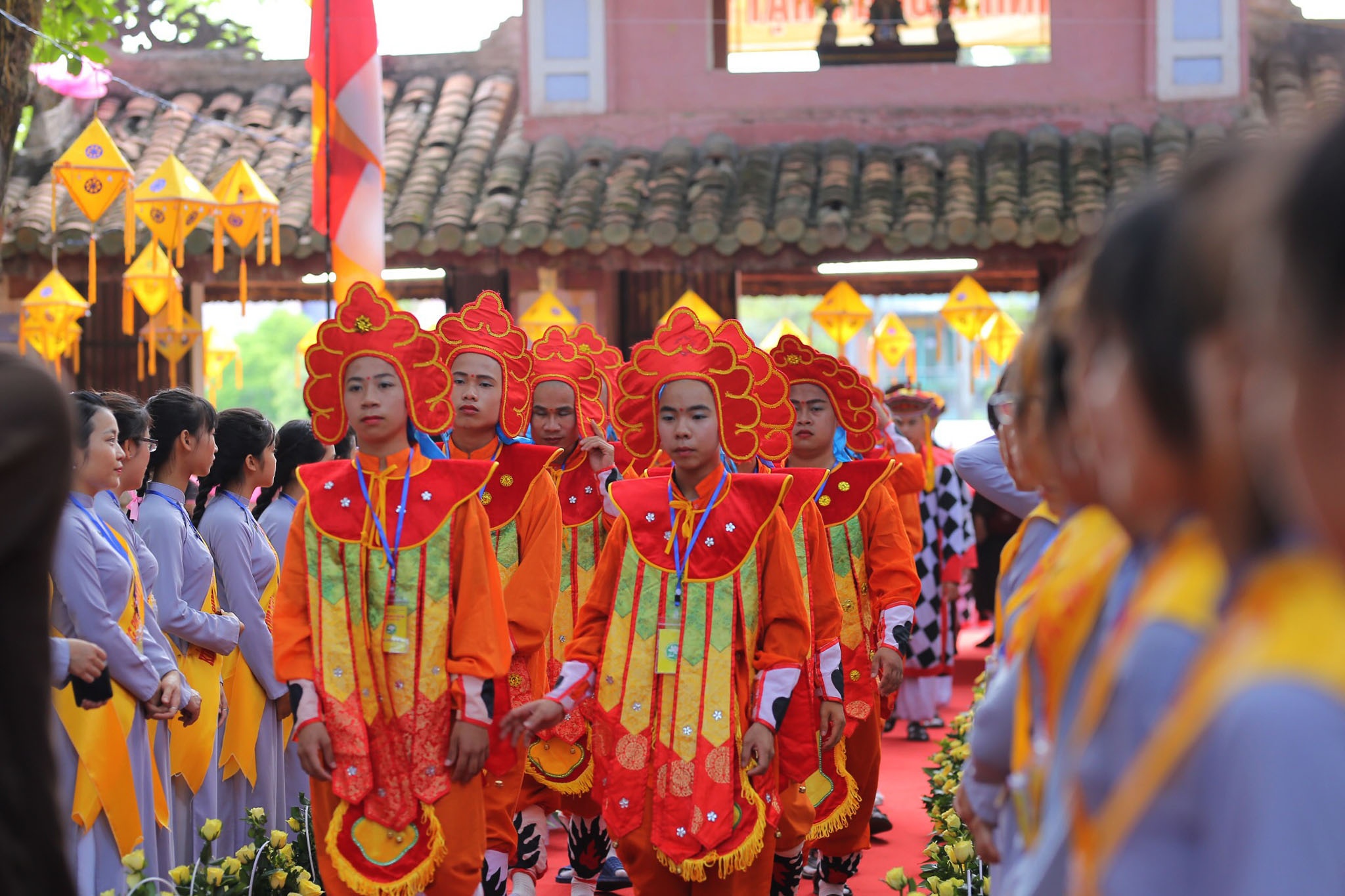 Le ruoc Phat o thanh pho Hue anh 11