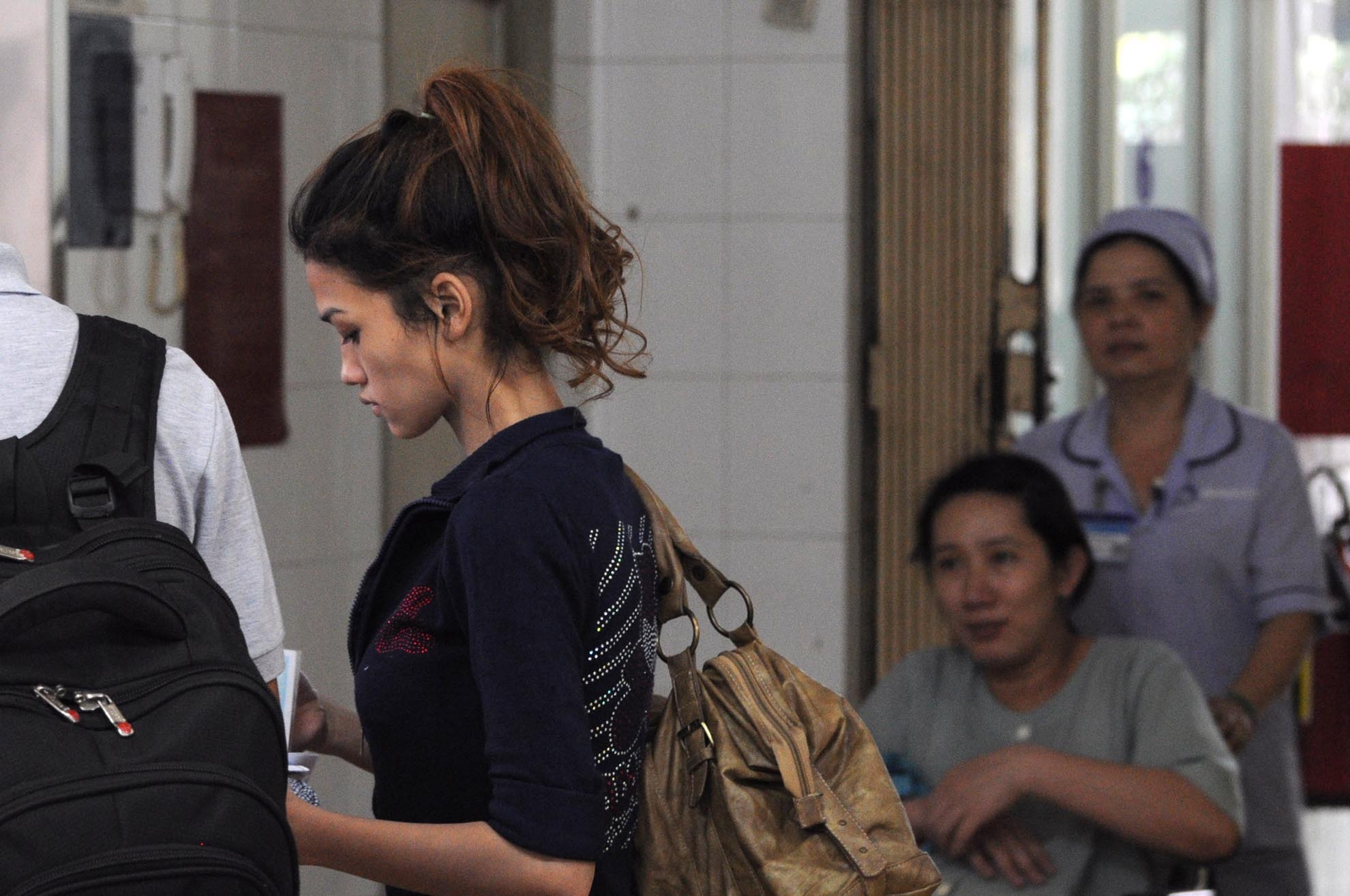 Bé trai được chính quyền phường 1, quận 8 nhận chăm sóc chờ người thân của bé đến nhận lại con. Sau nhiều ngày tìm kiếm, cơ quan chức năng xác nhận mẹ của bé Huy là chị Vân đang bị tập trung ở trung tâm cai nghiện Nhị Xuân (Hóc Môn).