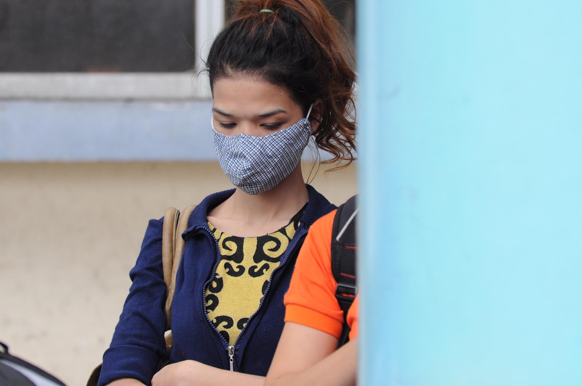 Tuy nhiên, do bố của bé Huy (anh Đinh Gia Thuấn) không có mặt tại chính quyền nên không thể cung cấp các giấy tờ liên quan đến bé Gia Huy. Vì thế, thủ tục đăng ký cho bé Huy vẫn chưa thể hoàn thành.