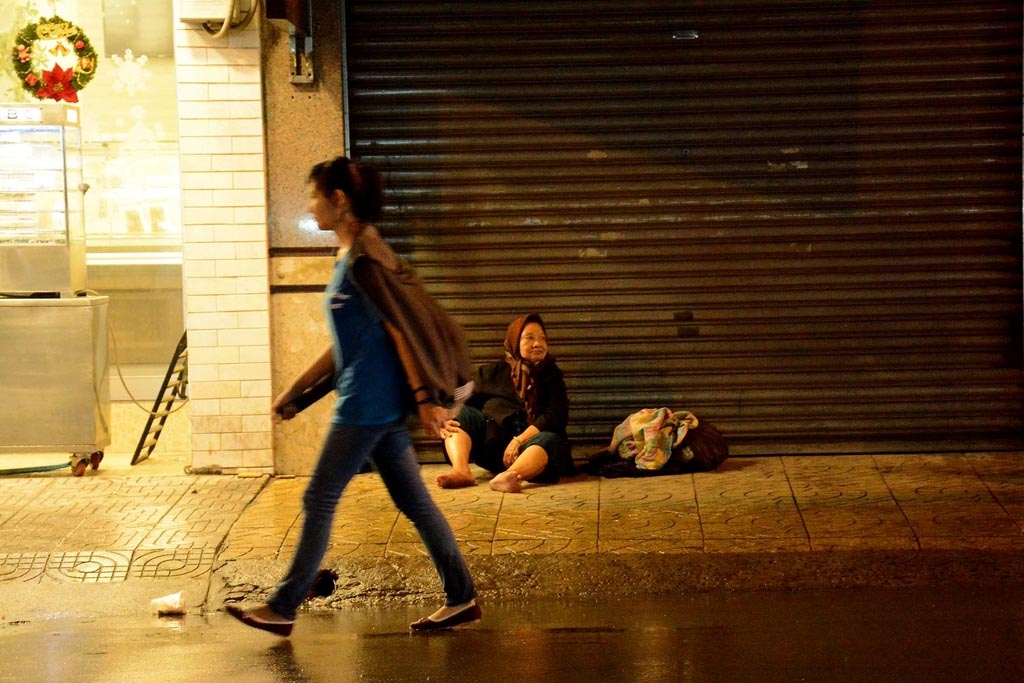 Thời tiết khá lạnh nên đường phố Sài Gòn thời gian này trở nên khá, vắng vẻ.