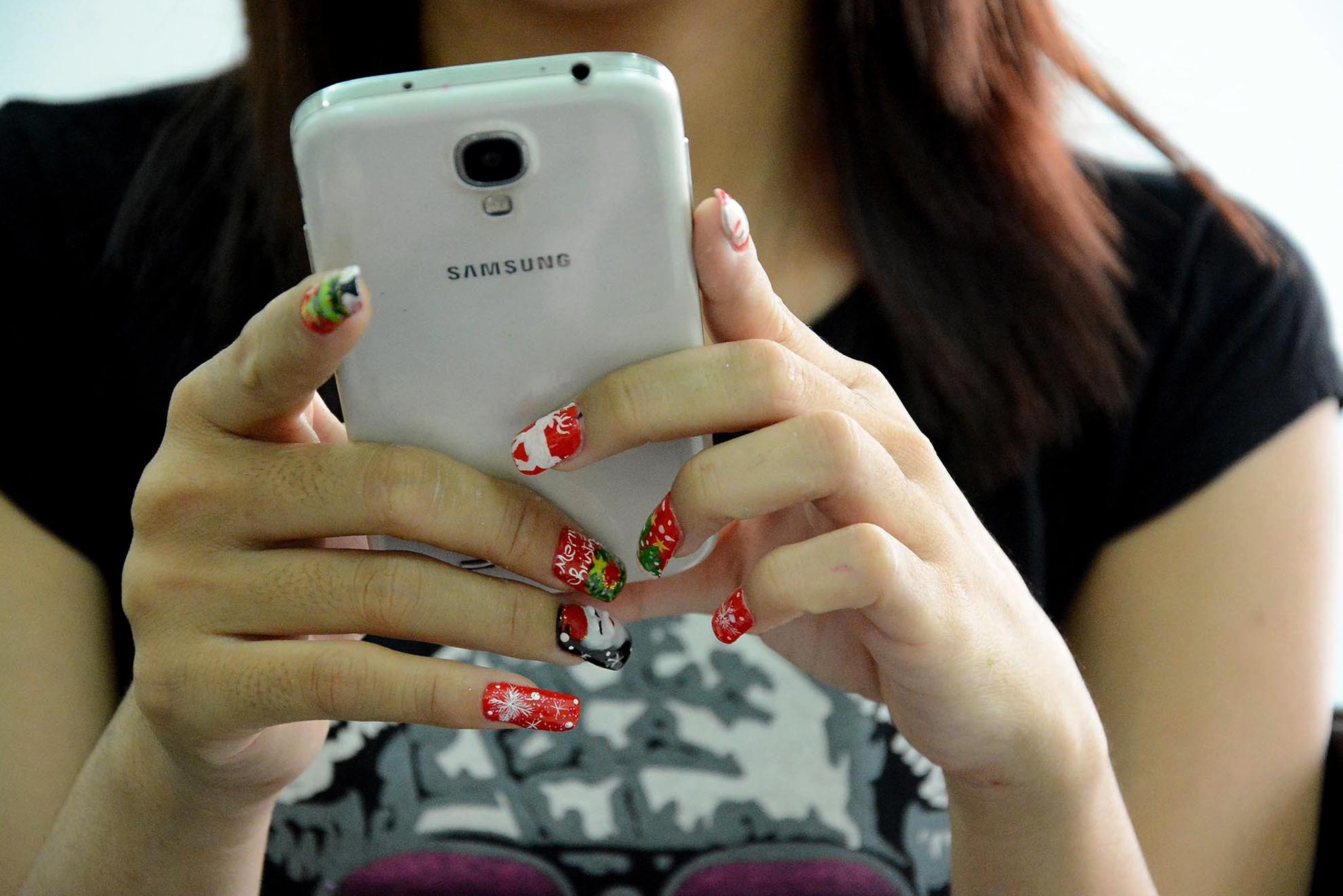 Trang trí móng tay theo mùa lễ, tết đã trở thành xu hướng của nhiều khách hàng nữ, và phát triển trong những năm gần đây.