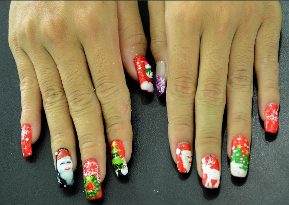 Ve nail hinh ong gia tuyet o Sai Gon 'kiem dam' dip Noel hinh anh