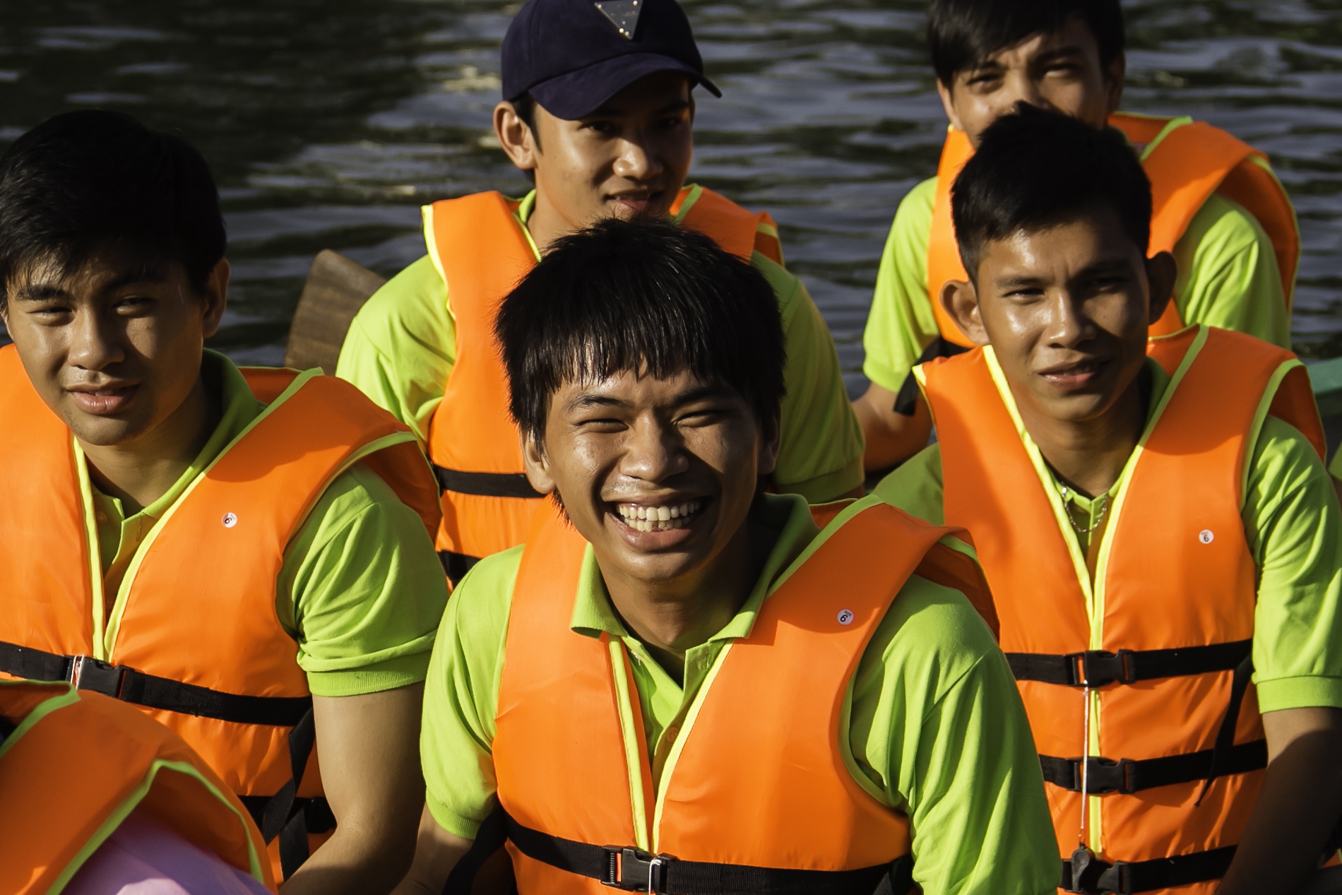 Những nụ cười rạng rỡ trên gương mặt đầy phấn khích của các vận động viên.