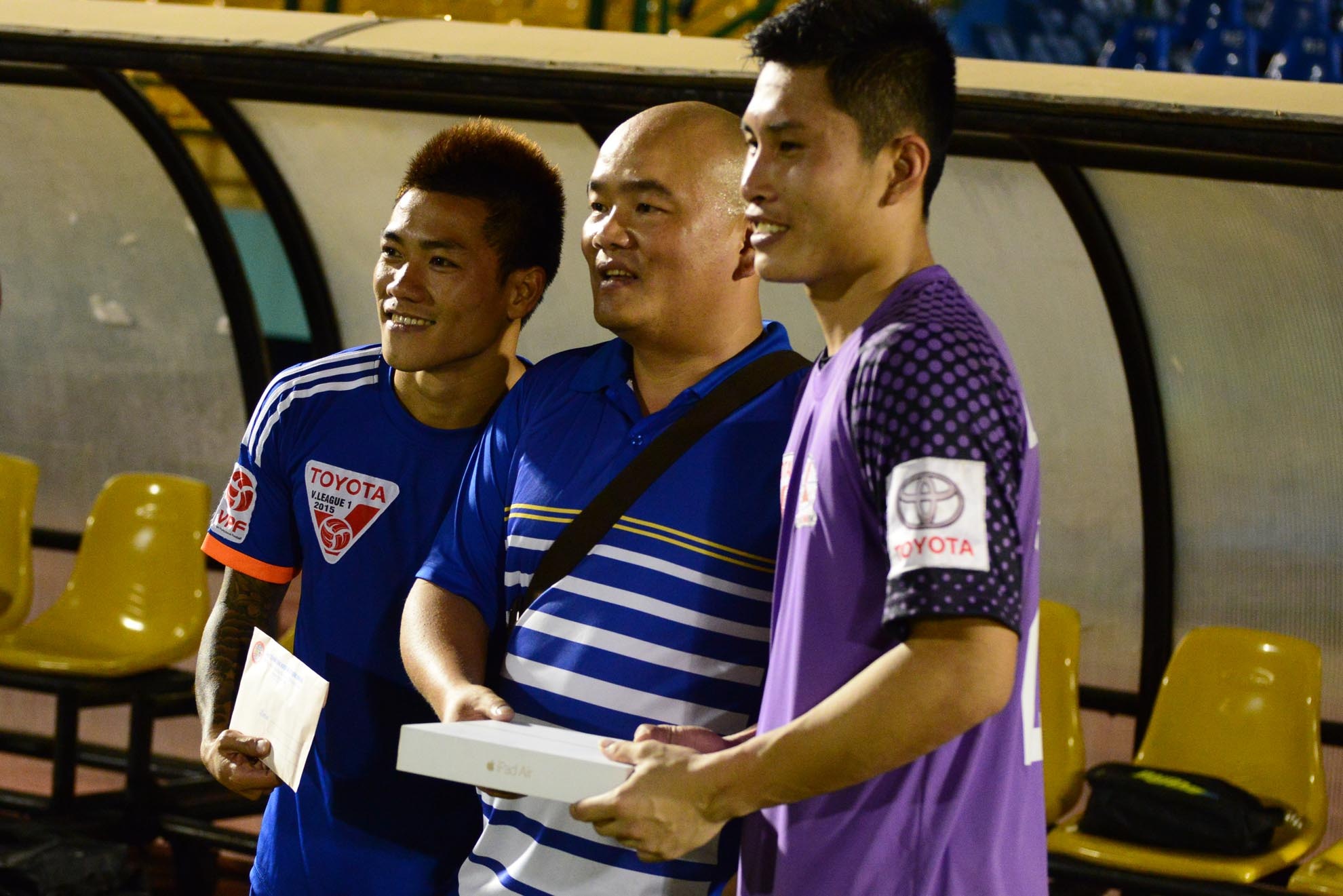 CDV Quang Ninh xuong san trao iPad Air cho thu mon doi nha hinh anh