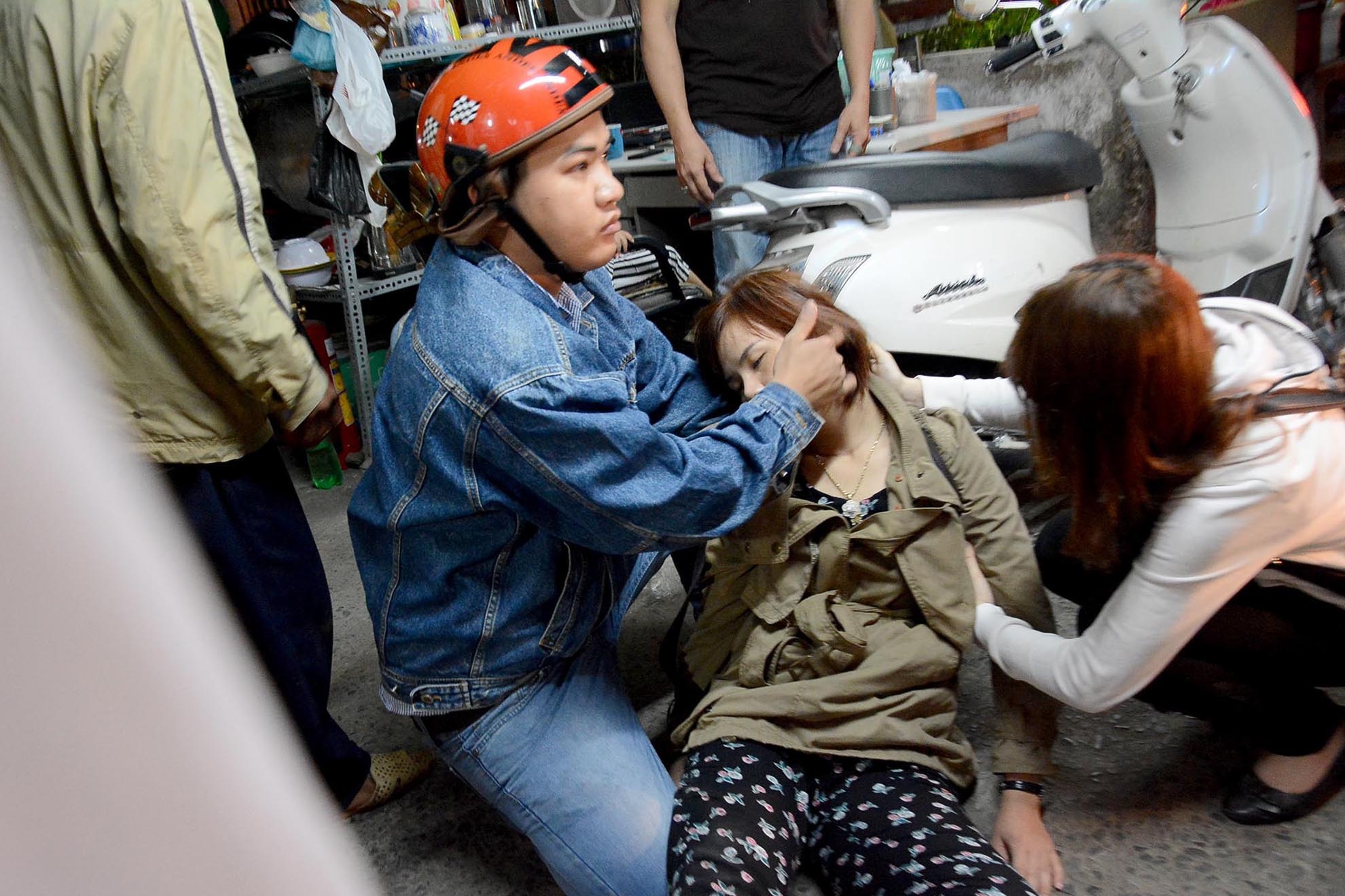 Ngat xiu chen mua ve xe Phuong Trang ve que an Tet hinh anh