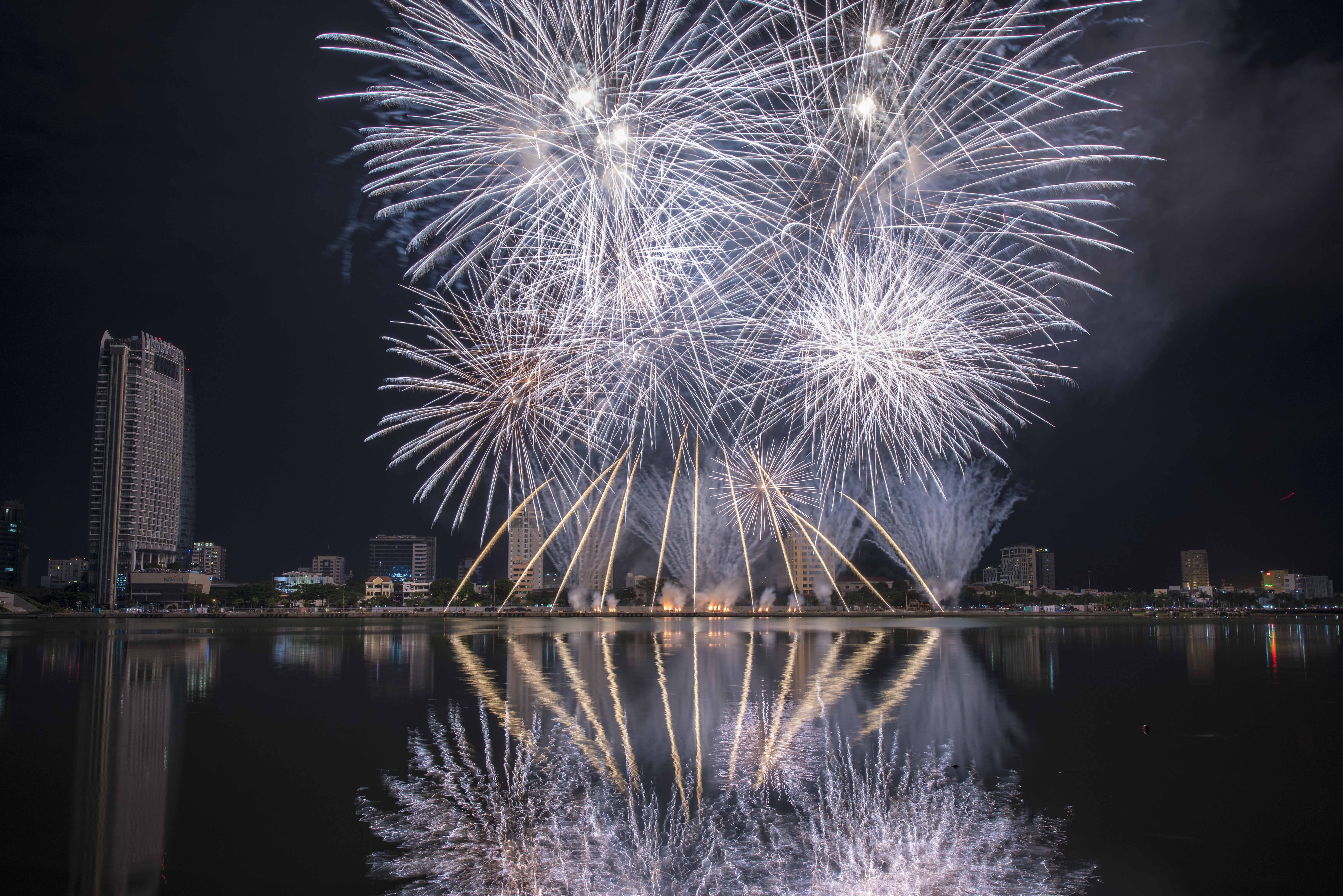 chung ket le hoi phao hoa quoc te Da Nang anh 7