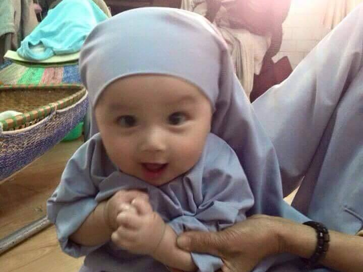 Em be bi bo roi da duoc chua chuyen di noi khac hinh anh