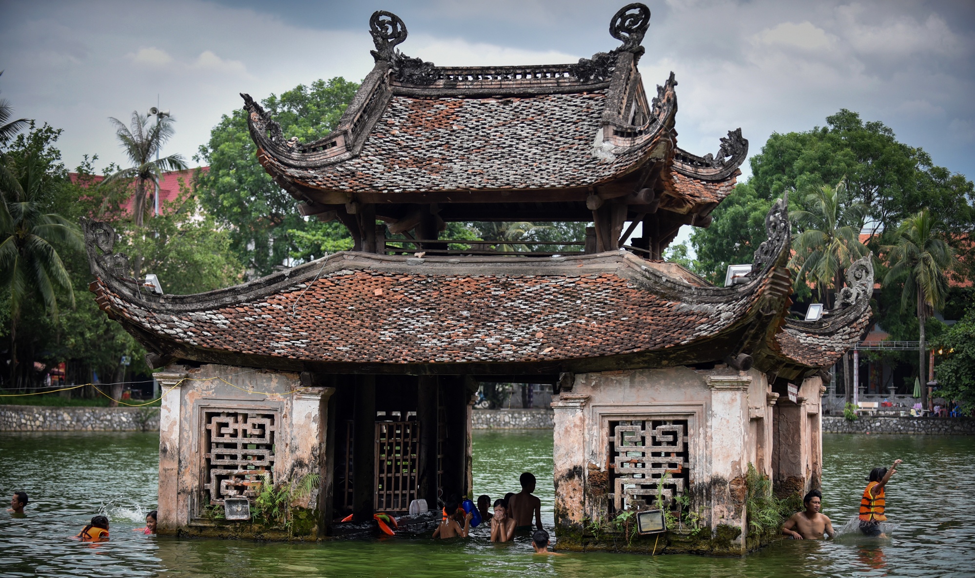 boi loi,  nang nong,  tre em,  nhiet do anh 2