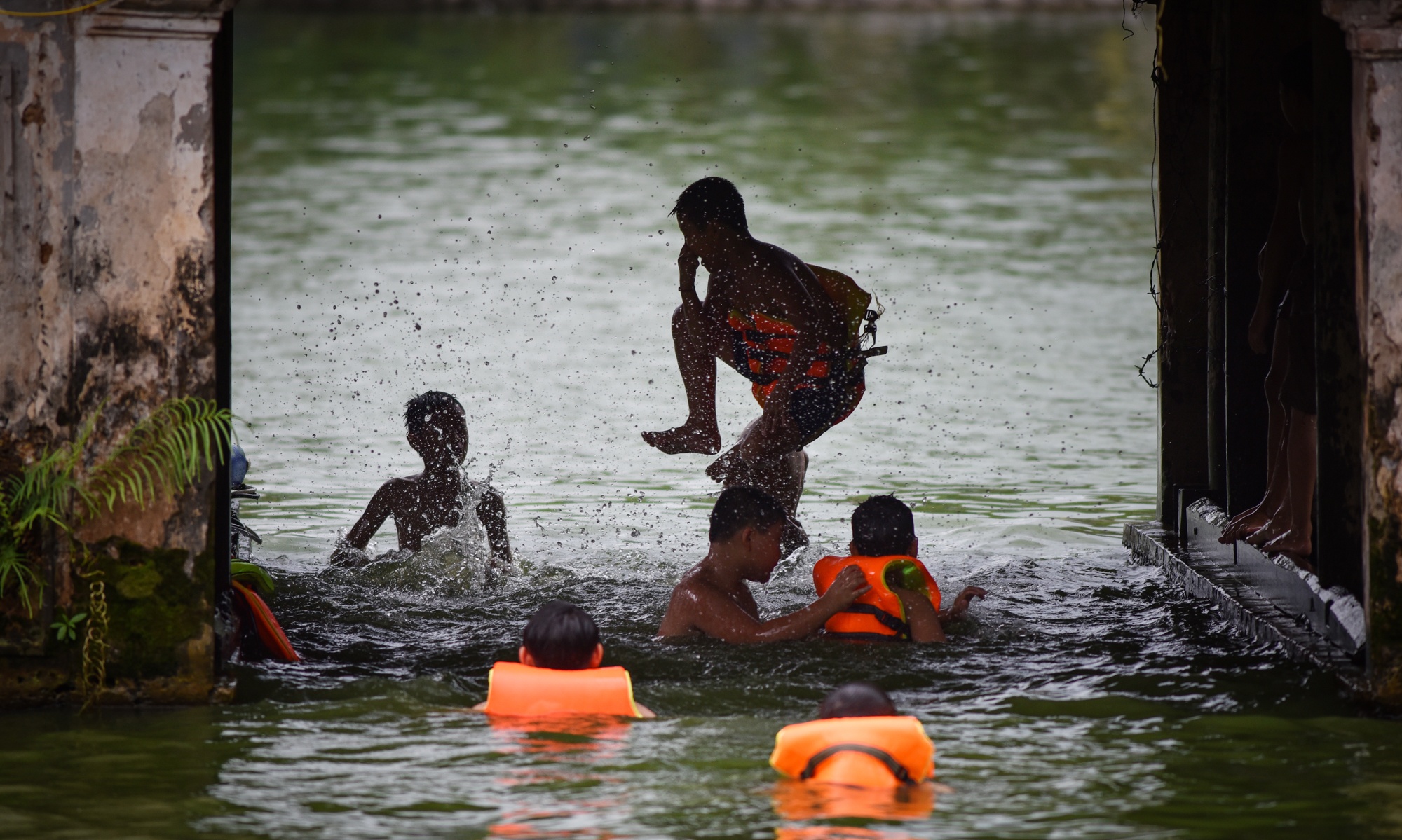 boi loi,  nang nong,  tre em,  nhiet do anh 3