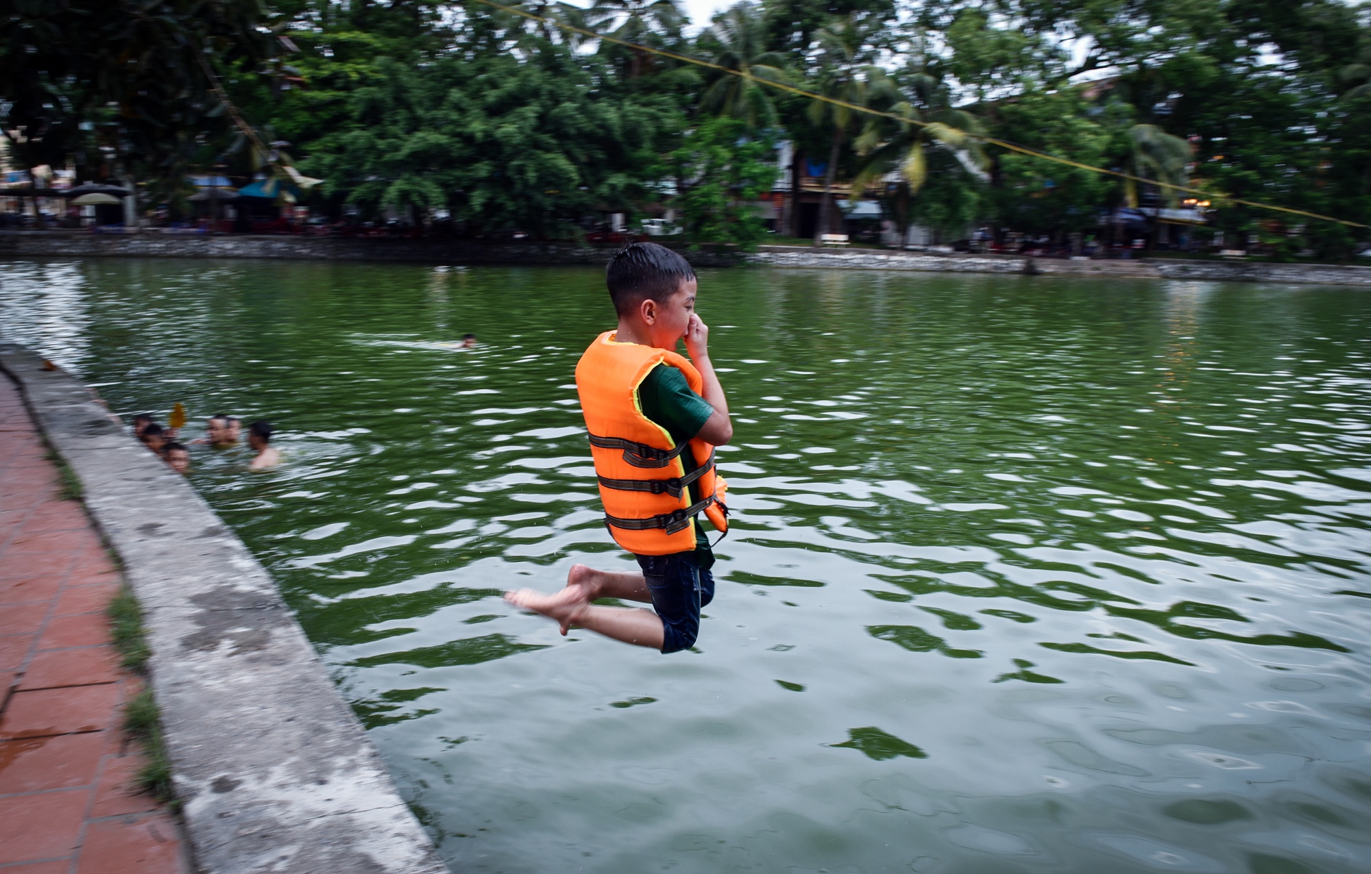 boi loi,  nang nong,  tre em,  nhiet do anh 4