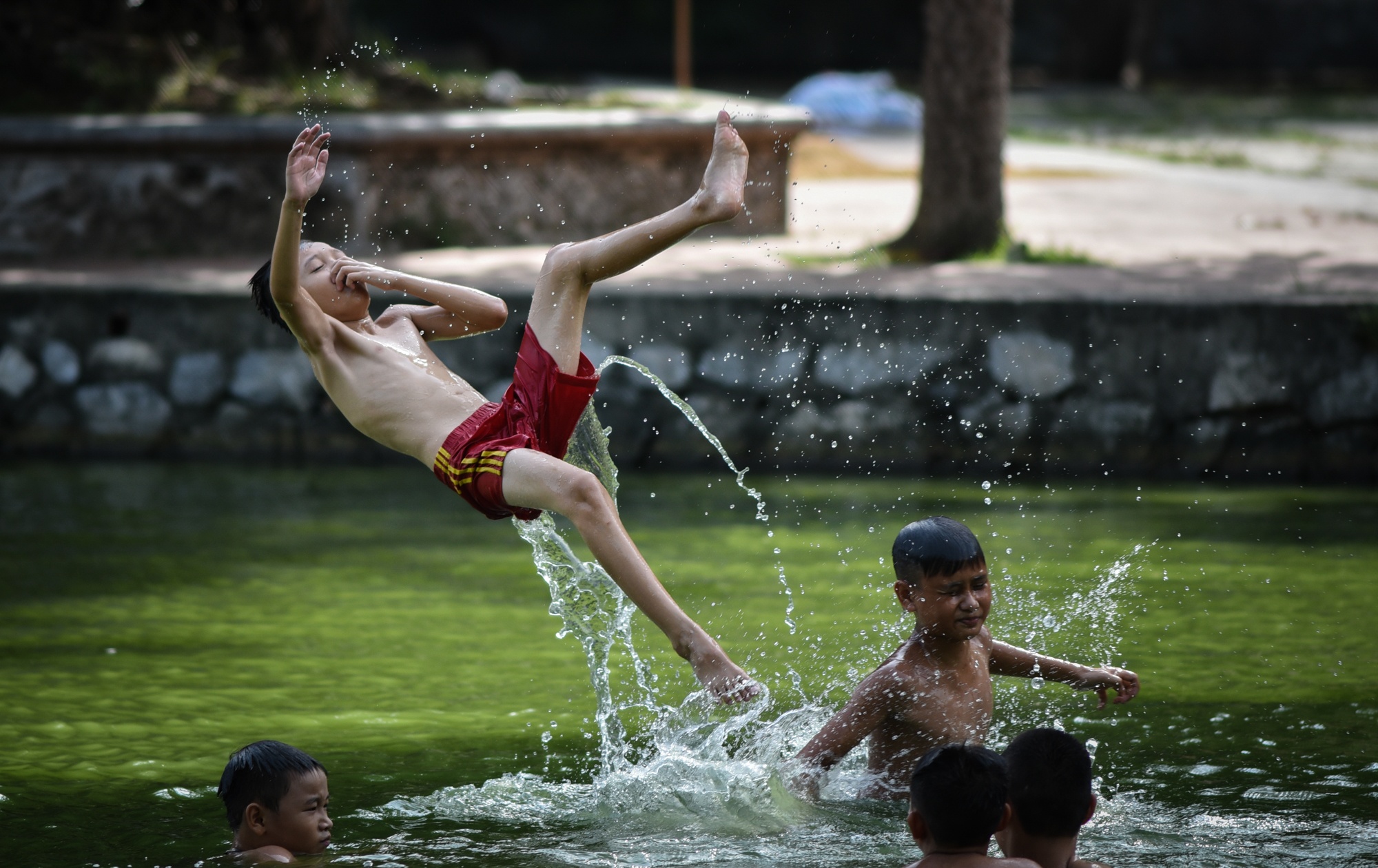 boi loi,  nang nong,  tre em,  nhiet do anh 5